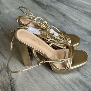 GOLD LACING PLATFORMS